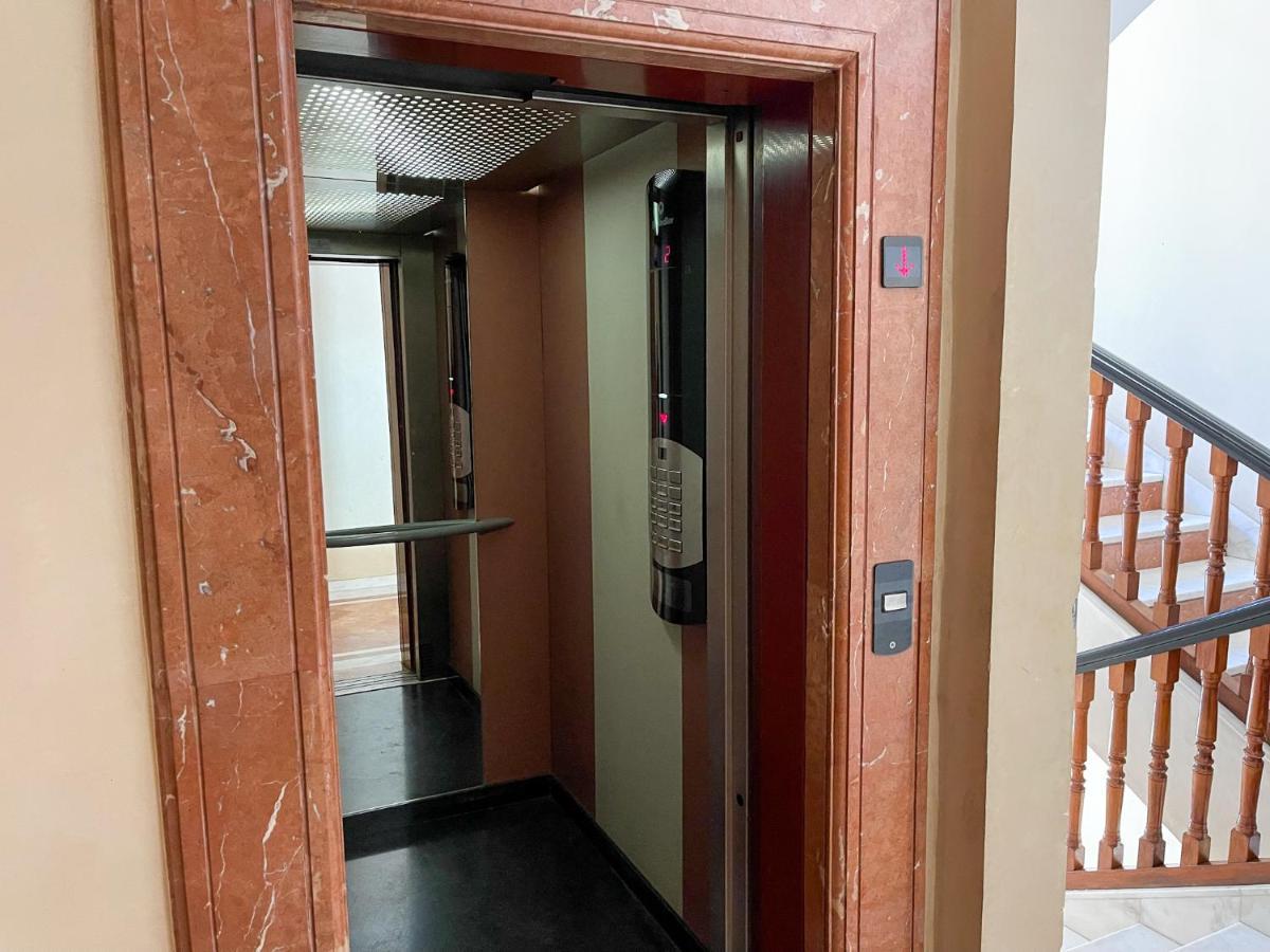 Appartement Chic Gueliz Plaza Avec Vue Marrakesh Esterno foto