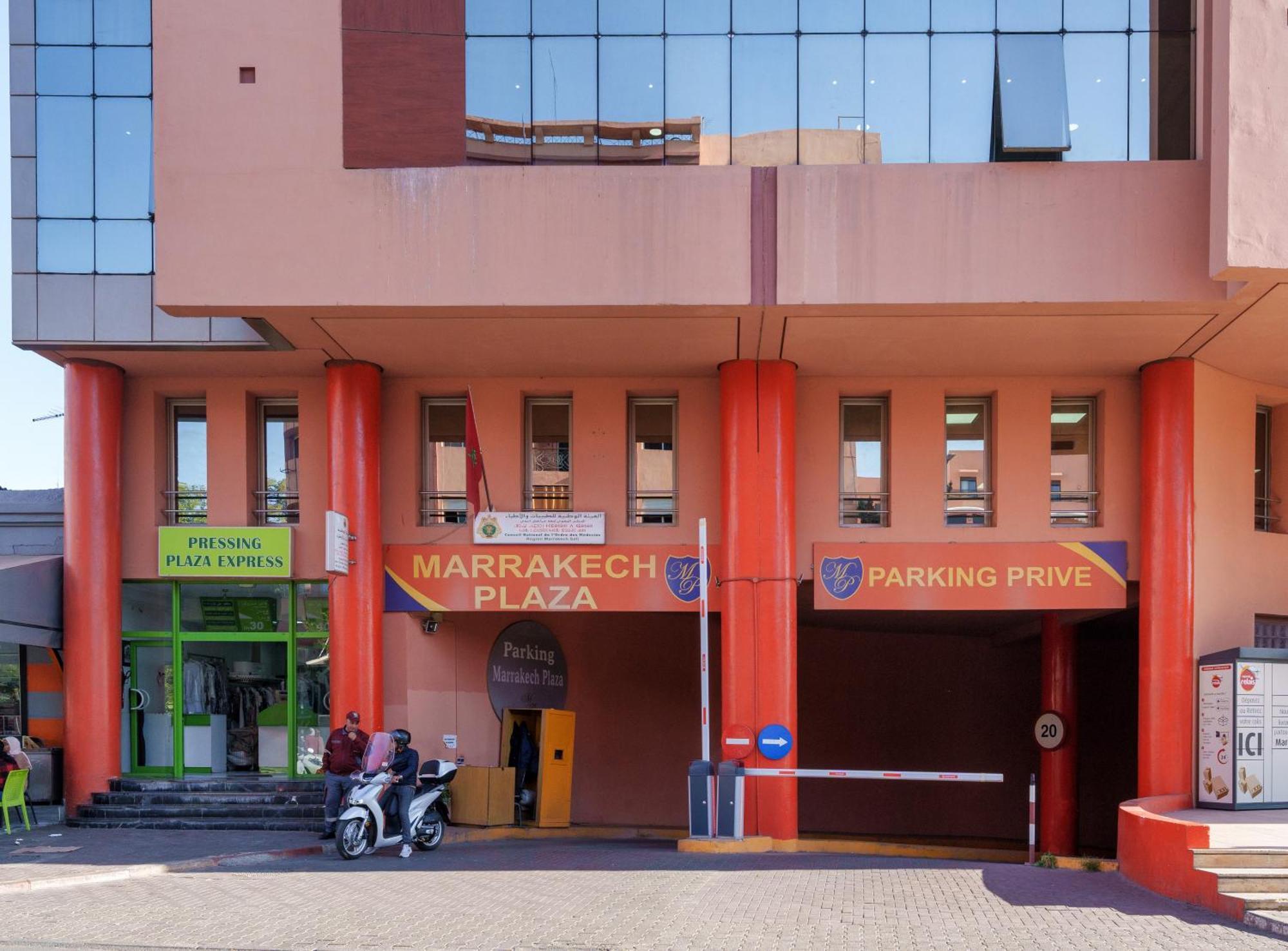 Appartement Chic Gueliz Plaza Avec Vue Marrakesh Esterno foto